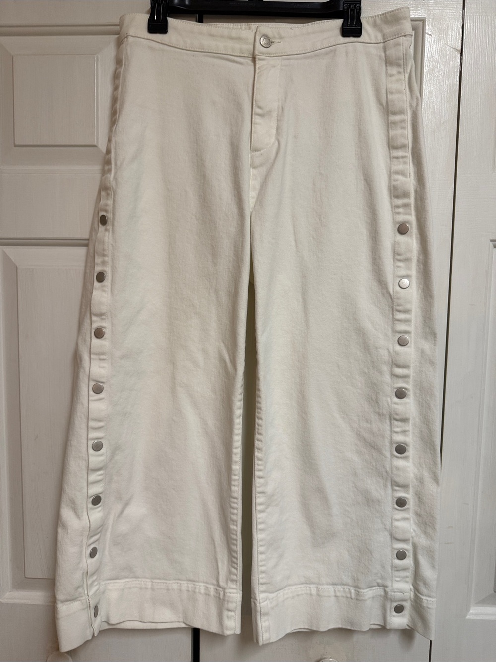 Soho Cream Wide-Leg Snap-Trim Jeans